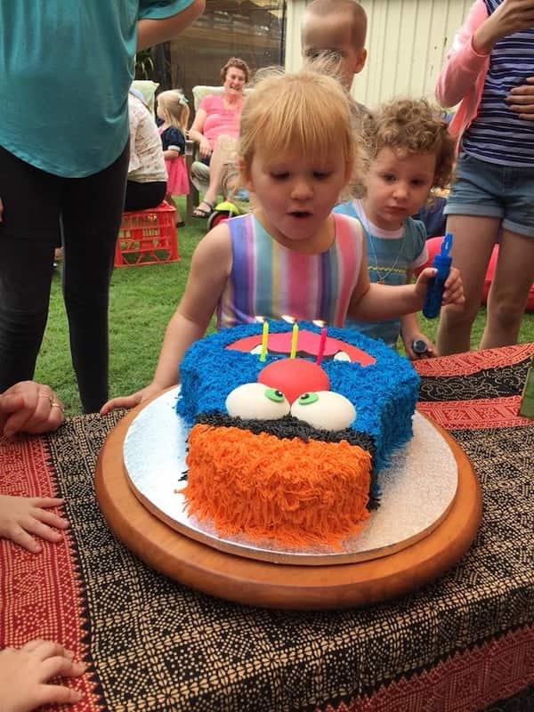 Puppet Show - Kids Parties - Larrikin Puppets - Party Entertainment Brisbane - Troggg Cake